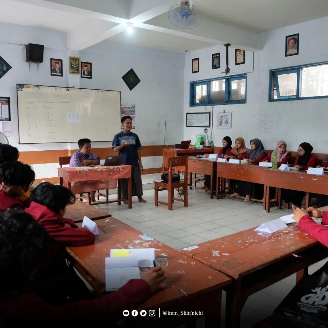 ImmShinnichi's tweet photo. Hari kedua Darul Arqom Dasar Pk imm Shin nichi 2023-2024.

Babat, lamongan 28 April 2023

#kaderkreatif inovatif #immahinnichi #dadimmshinnichi #immumsurabaya #immsuroboyo https://t.co/Piu3VsNC4N