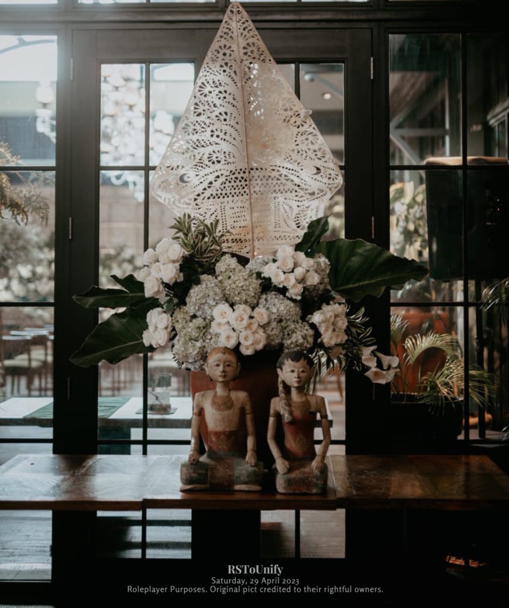 itstarisha's tweet photo. ㅤ
ㅤㅤ
Nuansa  hangat  dan  itim  terasa   jelas.
Para tamu  hadirin  dipersilahkan untuk
menempati kursi yang telah disediakan.
Prosesi acara akan  dimulai  tepat  pada
pukul 10.00 WIB.
ㅤ
ㅤ https://t.co/fvoR2jazHn