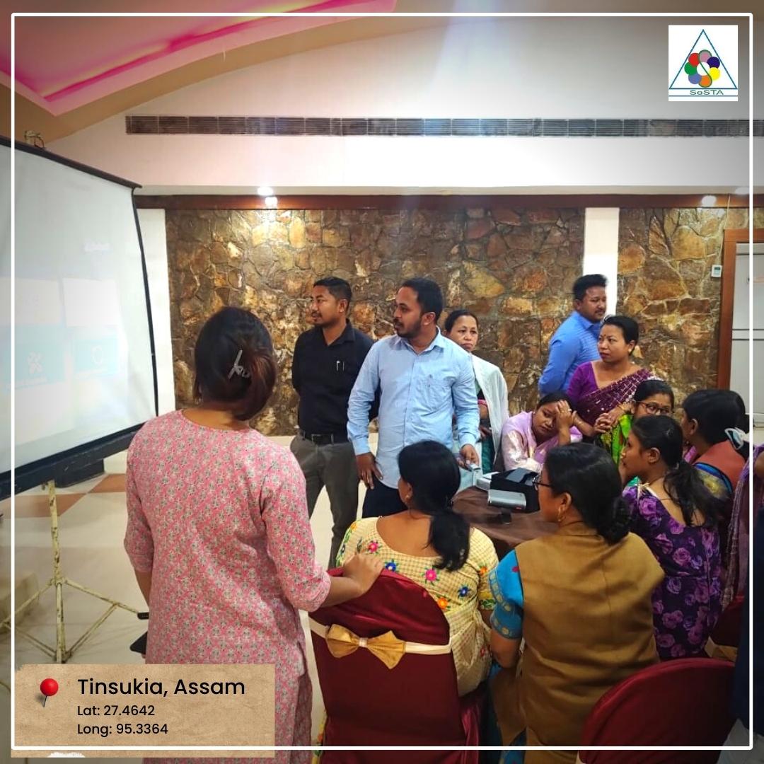 sestaorgindia's tweet image. USAID in collaboration with JSI, @asrlmassam  and SeSTA under the project 'USAID Advancing Nutrition India' organized a training on video dissemination to the community cadres of Itakhuli and Kakopothar blocks. 
#nutrition #nutritioncoach #womenfarmers #farming #farmlife