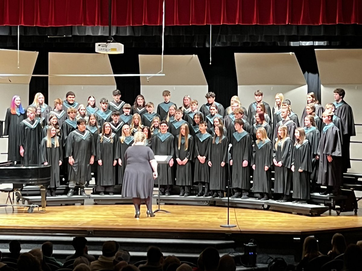 BrianWall66's tweet photo. Wonderful concert tonight. Choir and band show off their contest pieces and celebrate their seniors. https://t.co/lIRgmNV1BX
