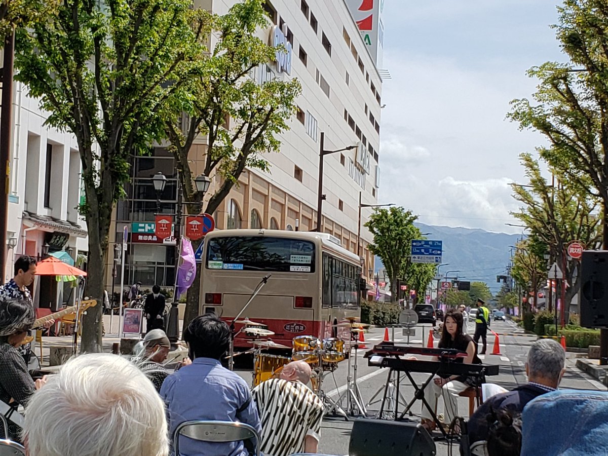 10cdbox's tweet photo. 滋賀ジャズフェス東近江にきました✋　今のところ、天気もってます😃 https://t.co/ghYgXFGpZM