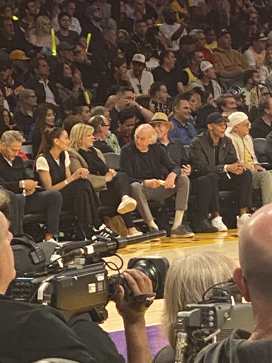 mcten's tweet photo. Pret-tay good seats https://t.co/Md7DQSxkJP
