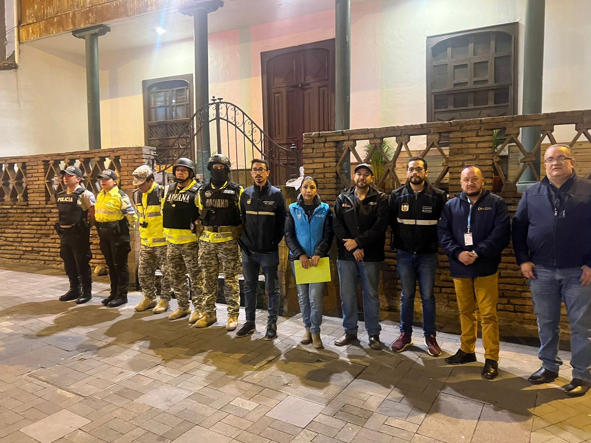 Cuenca cada día más seguro, este es el camino para seguir siendo el destino turístico del país.
<a href="/matiasabadm/">Matías Abad</a> <a href="/TurismoEc/">Viceministerio de Turismo Ecuador 🇪🇨</a> <a href="/azuayinten/">Intendencia del Azuay</a> @GustavoToledoj <a href="/MaAngelicaLeon/">Ma Angélica COKY León Ordóñez</a> @nielsolsenp <a href="/Abre_cuenca/">ARECCuenca</a> <a href="/CapturAzuay/">CAMARA DE TURISMO DEL AZUAY</a> <a href="/fenacapturec/">FENACAPTUR</a> <a href="/AHOTEC_Ecuador/">AHOTEC-Ecuador</a>