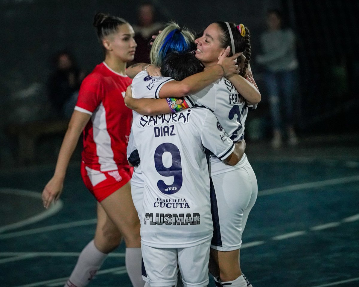FutsalCGE's tweet photo. 🐺🤪 ¡GANÓOOOOOOOOOOOO GIMNASIAAAAAAAAAAAA!

En un partido durísimo, las #Guerreras vencieron 2-0 a Huracán y sumaron la tercera victoria consecutiva.

⚽️ Solferino y Guarracino

#SomosGuerreras https://t.co/bf6nOAMH4N