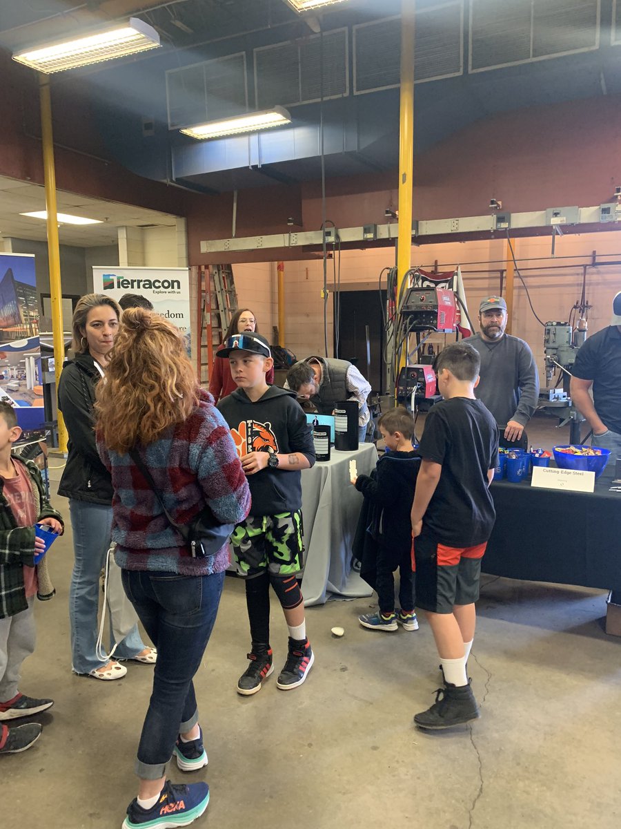 RebeccaWBLC's tweet photo. What a day! Thank you to the 70+ industry professionals that spent their day at @CETC_SVVS  and @ICSVVSD to make our 2nd Annual SVVS Career Fair a success! Thank you for your partnership and support of our students and programs! https://t.co/NUCmOaZ0LO