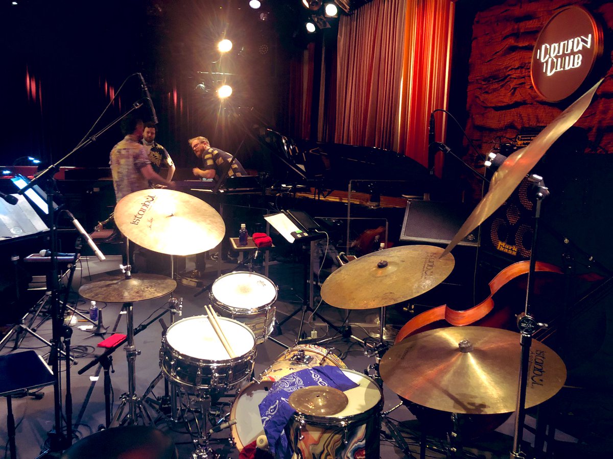 shunishiwaka's tweet photo. いよいよですね🏃‍♂️🏃‍♂️🏃‍♂️

15:45〜

18:45〜

Celebrate "International Jazz Day" with SHUN ISHIWAKA, JAMES BOWERS, BEN HARRISON, MELRAW &amp; MARTY HOLOUBEK
(4.29 sat.)

@koheisax_melraw 
@JamBowJamBow 
@martyhbass 
#benharrison https://t.co/hFDLT29n9o