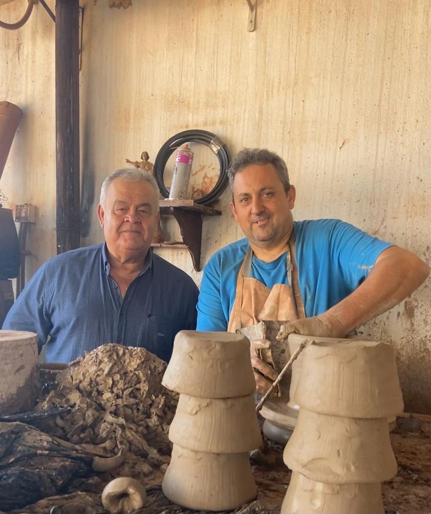 Mi número 5 será Francisco Tudela, un profesional y enamorado de la artesanía en nuestro municipio.

Trabajaremos incansablemente para que una de las señas de identidad de Totana, como lo es la alfarería no desaparezca.

Gracias Paco, por aceptar ser parte de este proyecto!