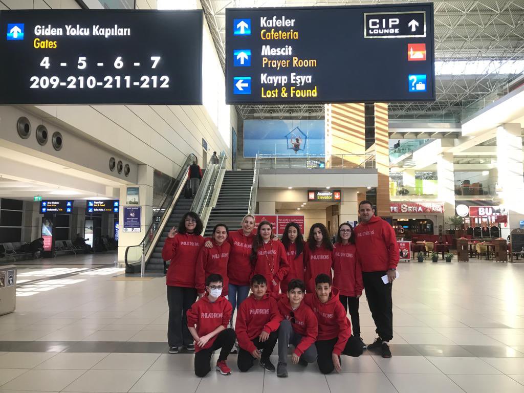 onsenturk's tweet photo. Ortaokul robotik takımımız Philathrons First Lego League İzmir Bölge turnuvası için yollarda… başarı çok yakın https://t.co/HoNMXMs2ot