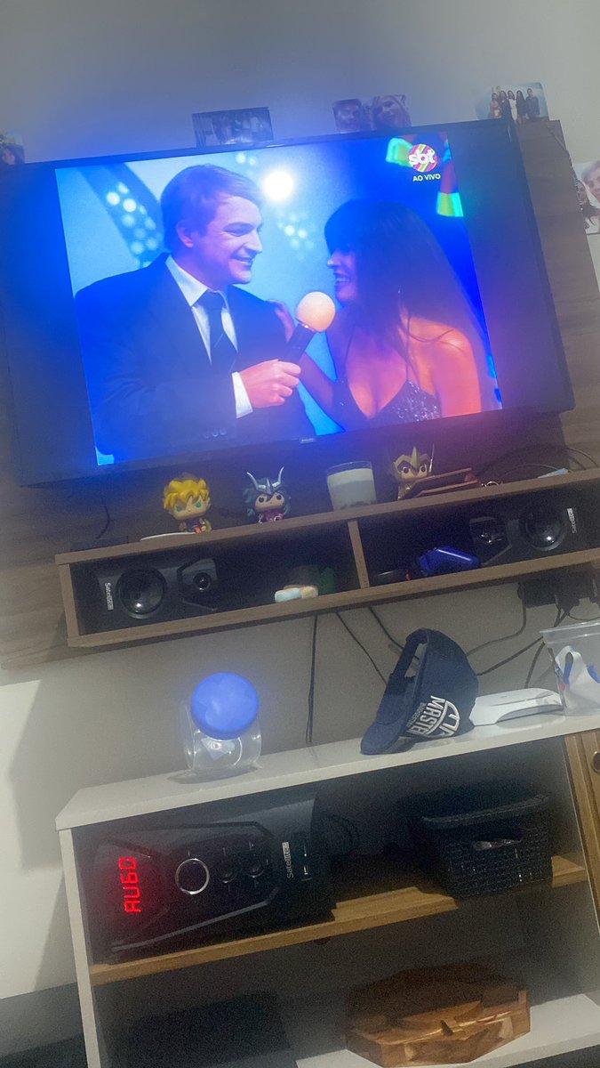 Evertonnicolas7's tweet photo. #OReiDaTV muito boa https://t.co/hfAXsgyKru