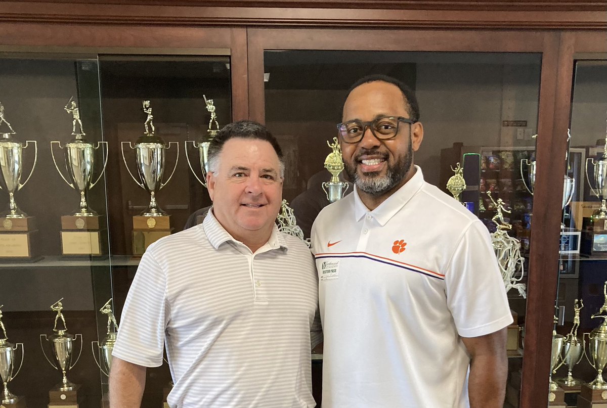 CoachFBWaters's tweet photo. Way to end the week, Clemson Asst. Head Coach @CUCoachReed came by to check in on our Student Athletes. 
#ChargersFootball
#RecruitTheWood https://t.co/um0BK5udcC