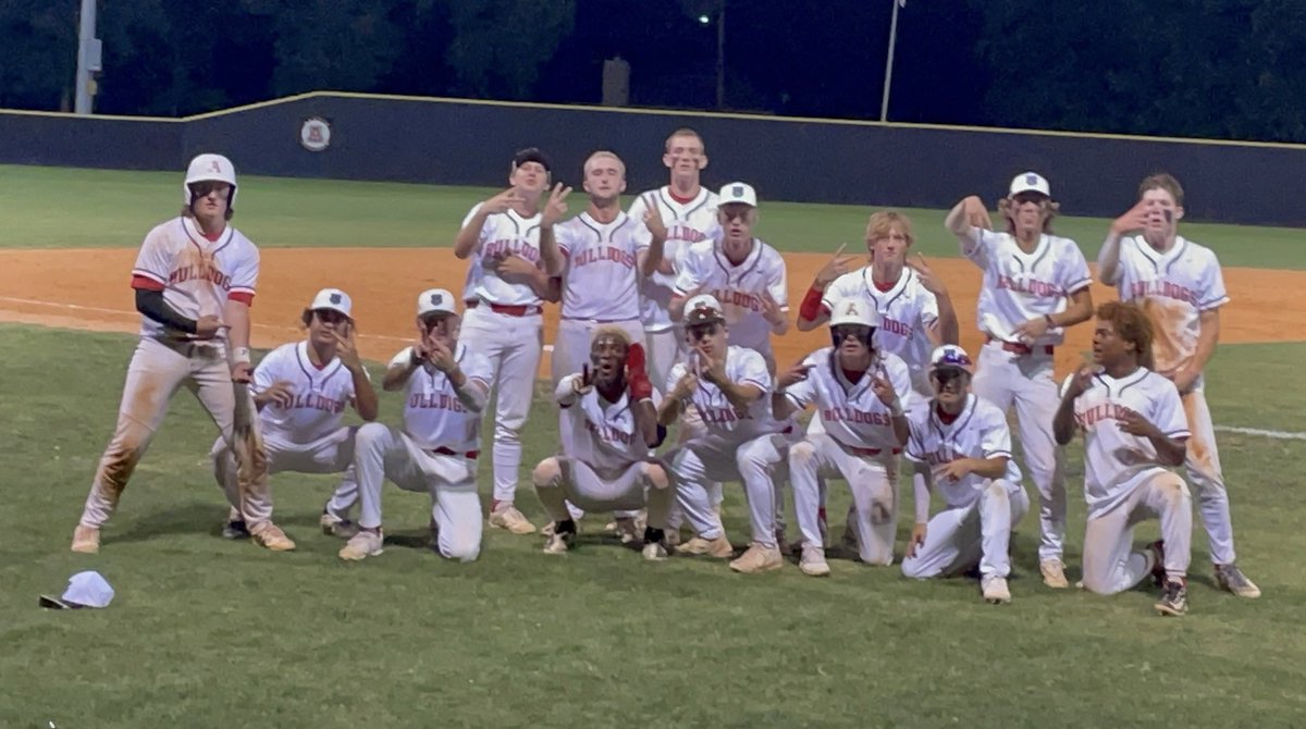 AHSDawgbaseball's tweet photo. Huge night for Austin Bulldogs! Walk off sac fly by Jonah Johnson. What a way to win Senior Night! Up next, district for the Dawgs! @TylerDo17 @Austin47630455 https://t.co/UAbK4NzPG8