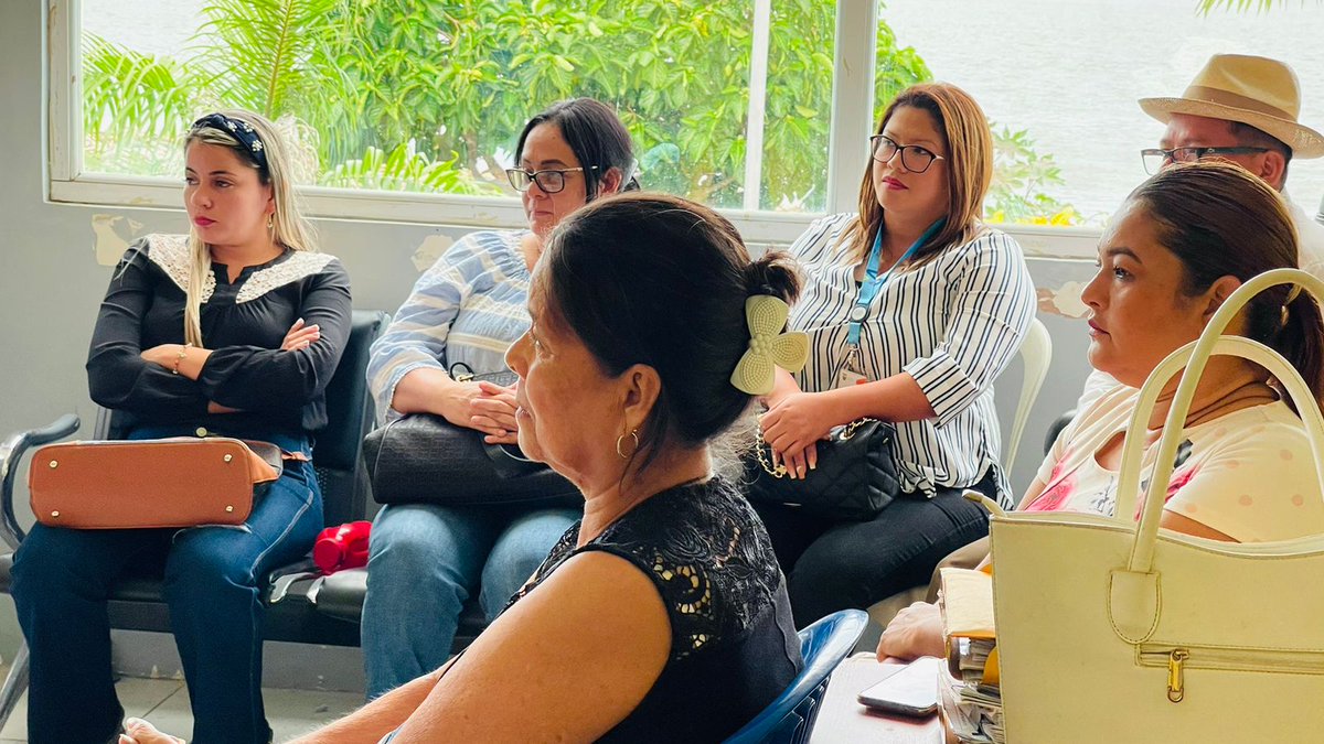 AveigaLimbania's tweet photo. #MIESZONA4/ Participamos en la sesión del Consejo del Cantón #SanVicente, en la cual se dió la transición de Consejo de Protección de Derechos de dicho Cantón.
Además, de comprometernos en trabajar para la población más vulnerable.
#GobiernoDeEcuador https://t.co/PsfIEhBL7x