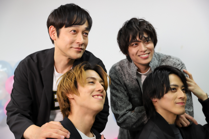 25jigen_news's tweet photo. 【配信レポート】
【OSIRU】和泉宗兵、岩城直弥、瀬戸啓太、千葉瑞己が集まる一夜限りのスペシャル配信！

🔽画像は全22枚
https://t.co/YhYWvu8NTO

#OSIRU #オシル #和泉宗兵 #岩城直弥 #瀬戸啓太 #千葉瑞己 https://t.co/E49PrlNRXK