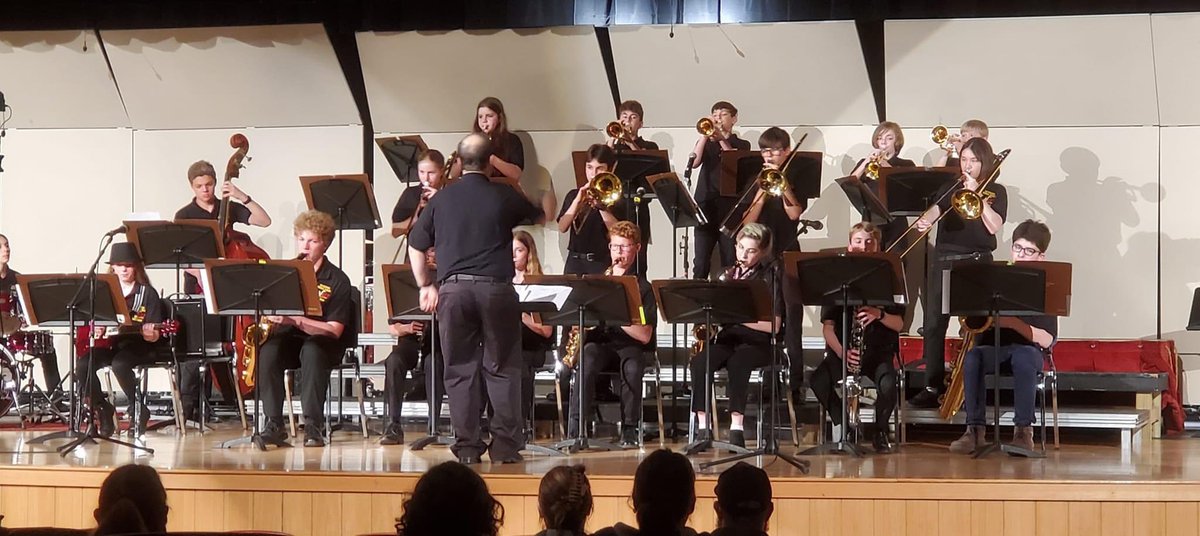 bands_hms's tweet photo. Congrats to the @Haverford_MS Jazz Ensemble on a great final competition! Superior rating, Best soloists in band Maggie M/drums (+ best overall soloist tonight) and Julian F/bass, Best section in band was the rhythm section (Julian F, James F, Maggie M, Nora E, Liam M, Zack B). https://t.co/URg3W1DB1N