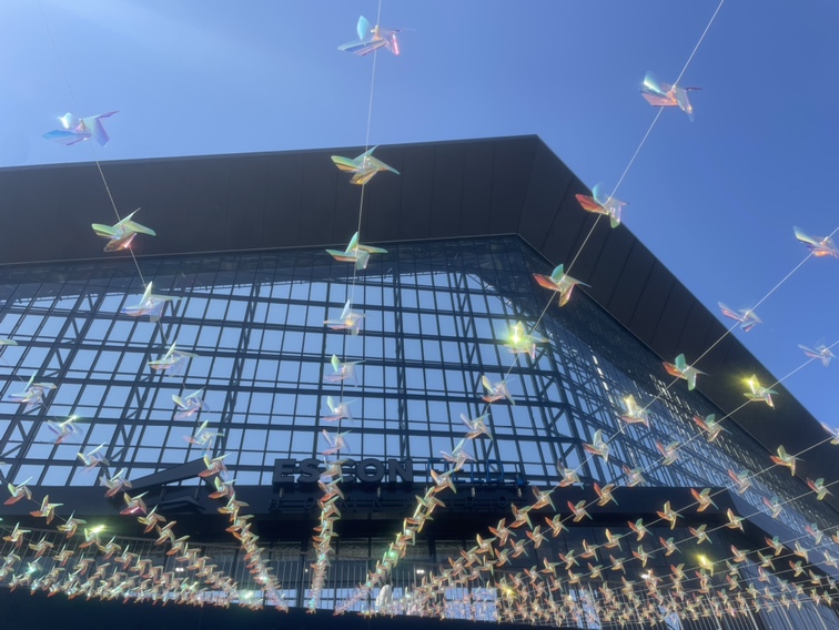 FVillagePR's tweet image. 光の"風車"KAZAGURUMA ARTが登場！

19時～21時はスペシャルライトアップ✨

GWもFビレッジでお楽しみください🌸

✅営業情報はこちら👇
hkdballpark.com/news/198/

#PLAYSPRING #GOGO祭り
#Fビレッジ #エスコンフィールド