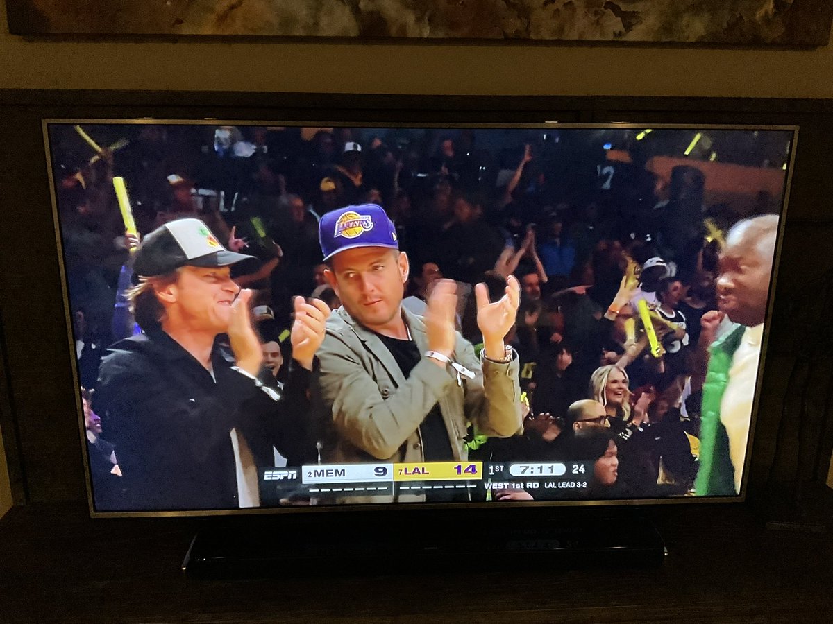 Chris R. tweet media