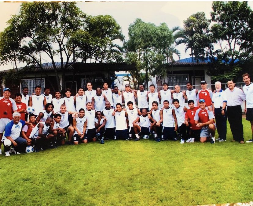 FELICES 94 AÑOS CLUB SPORT EMELEC.