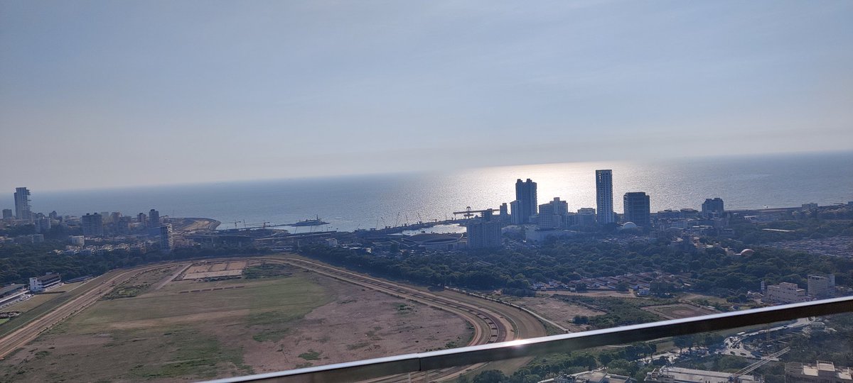 WadhwaRealtor's tweet photo. Would you want to stay in a flat with this view. ?  Call us. 
3 and 4 BHK flats available at Mahalaxmi. https://t.co/HoV93OGFYZ