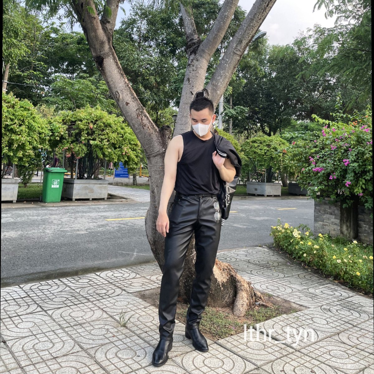 lthrtyn's tweet photo. Quần da: https://t.co/DJIOIa62wf
Chelsea boots:
https://t.co/uqmzoOjbuS
#leatherpants #leatherjacket #latex #pvcfetish #pvcpants #leatherboys #leathergoods #leatherfetish #leathergear #latexfetish #boss #dazzlelovers #satinboy #satin #satinshirt #style #streetstyle #leatherlover https://t.co/Iru3APWerQ