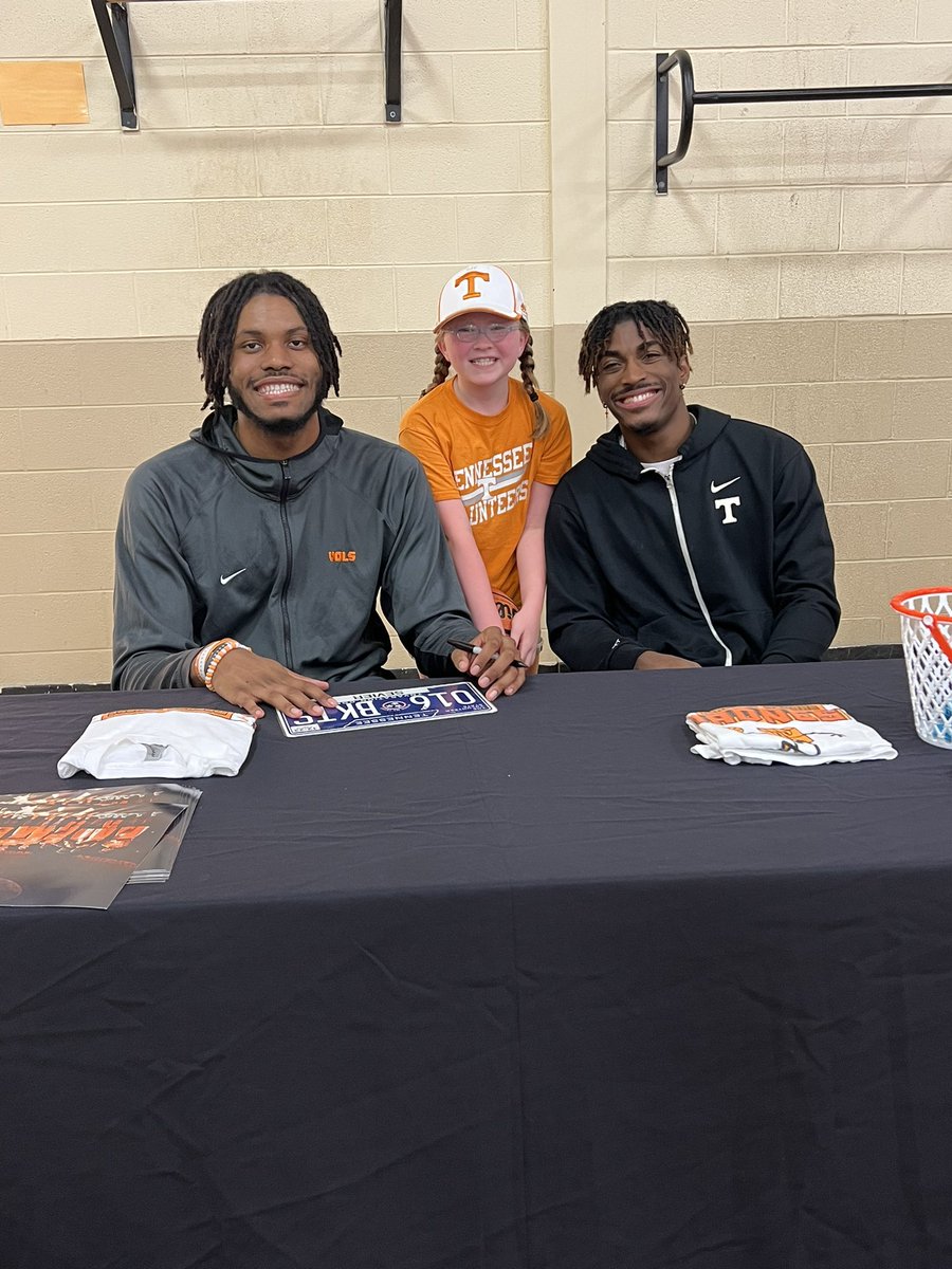 mrsdreaden11's tweet photo. Thank you @Realzakaiz @J0nasAid00 @JahmaiM for putting smiles on my girls faces! Raising VFLs! We love our Vols! https://t.co/zZrTS9ILZz