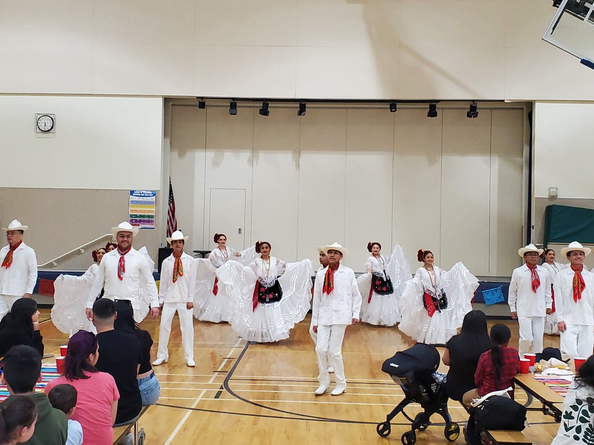 Huge crowd for the second annual Witch Hazel Dia del Nino celebration! #WolfPack1