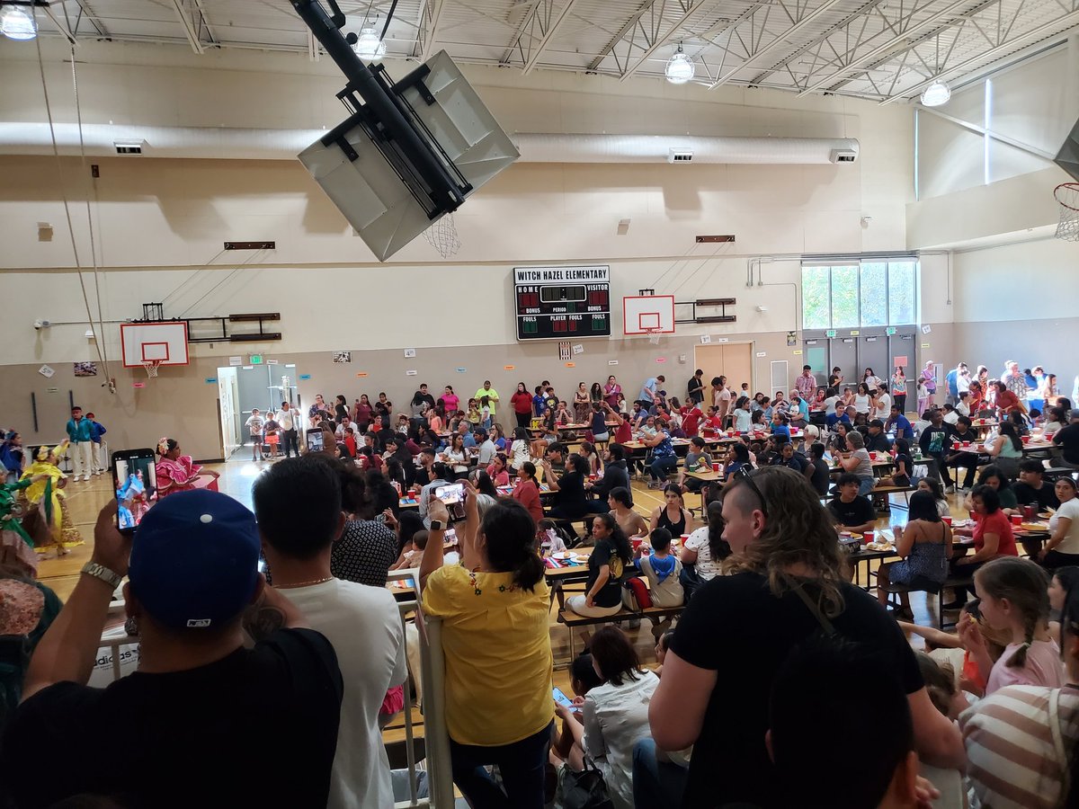 WitchHazeles's tweet photo. Huge crowd for the second annual Witch Hazel Dia del Nino celebration! #WolfPack1 https://t.co/kNRarG2cg2