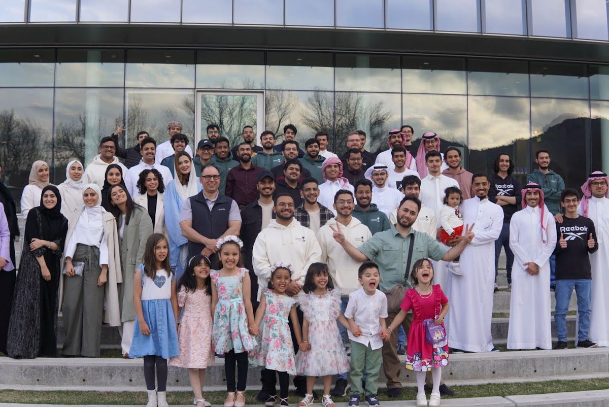 SSA_CSM's tweet photo. أقام النادي الأحد الماضي احتفالية العيد المبارك، شارك فيها عدد من الطلاب وعائلاتهم وزملاء من الجنسيات الأخرى بالجامعة 🌙 https://t.co/3Fwtwd1vMv