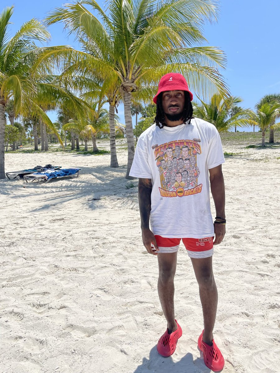FredoBoogie_'s tweet photo. Don’t bring sand to the beach https://t.co/BsHyk2uvqe