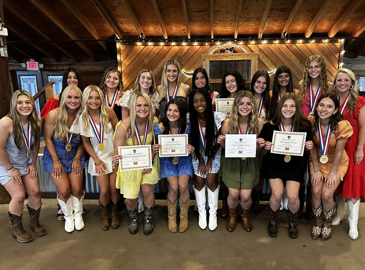 Marcus_MMFCG's tweet photo. MMFCG Banquet 2023
Varsity ⚽️🖤 https://t.co/h8N3HRrDob