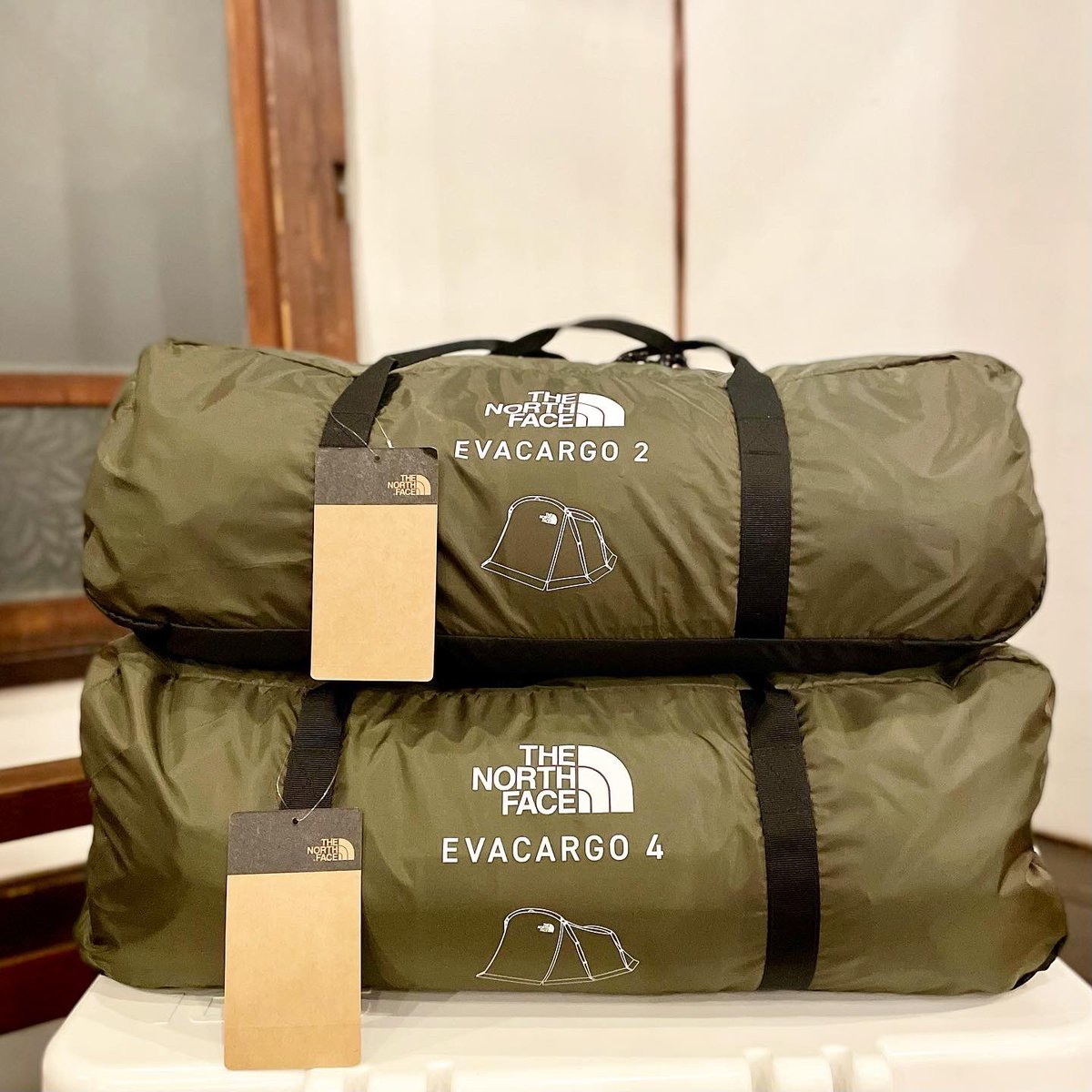 tateisukanna_'s tweet photo. なんとEVAシリーズ勢揃いです

単体でも連結合体しても
オールシーズン使える映える
EVAシリーズ

どっこい少量入荷なんで
コレも早い者勝ち
ダッシュでどうぞ

#タテイスカンナ #thenorthface #エバカーゴ4 #evabase6 #evacargo2 #テント #連結 #camp #アウトドア #さいたま https://t.co/YrXhWrfL6g