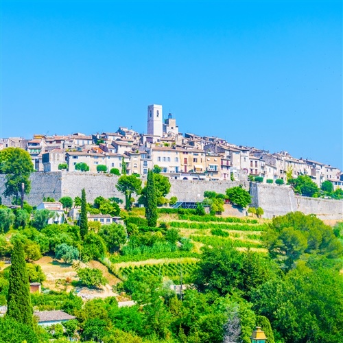 PSTexcursions's tweet photo. The hilltop towns of the French Riviera are picturesque medieval villages located on the hills overlooking the Mediterranean Sea. These towns are known for their narrow streets, charming architecture, and stunning panoramic views of the sea and surrounding countryside. https://t.co/mNe4XpfWFK