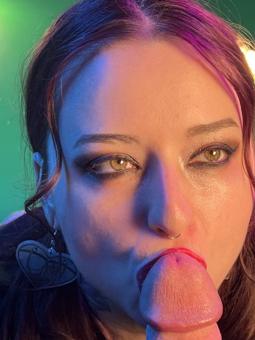 BTS of the ruined orgasm that I'm editing right now ... you don't want to miss this perfection. https://t