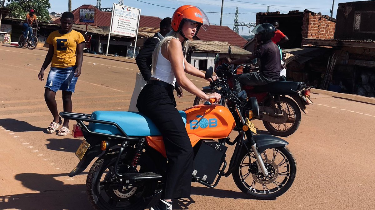 Watch Maxime Severing's video as she visits Kampala, Uganda and explores the city streets on Bob Eco's all-electric motorcycle Model-X. 

youtube.com/watch?v=ZUIqEh…

#bob #bobcoin #bobeco #ElectricVehicles #africa #uganda #electricmotorcycle #bobultee