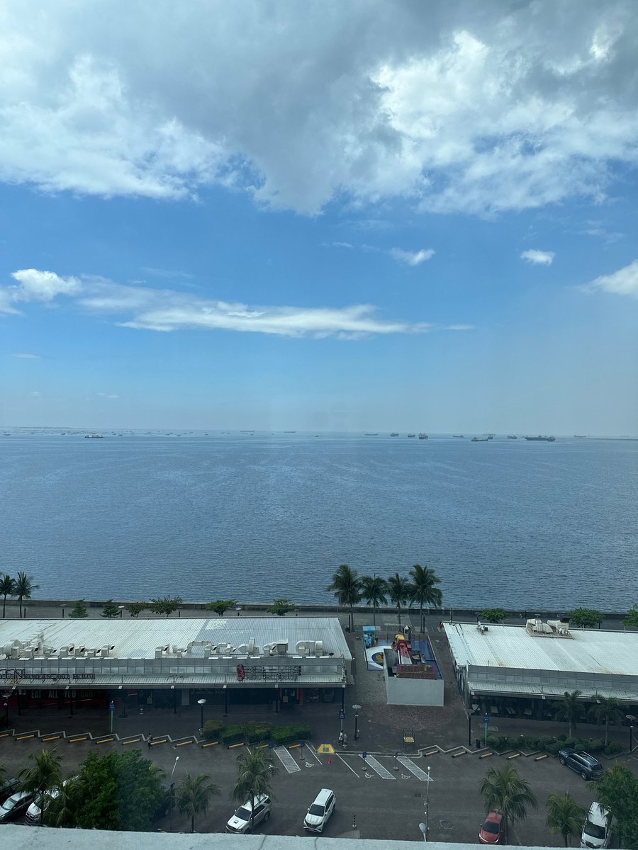 hcheartbbl's tweet photo. 230429 💌

"it's the ocean view in my room"
"i like it"
"wow"
"it feels like i'm here to play" https://t.co/Kcra6kG5Uw