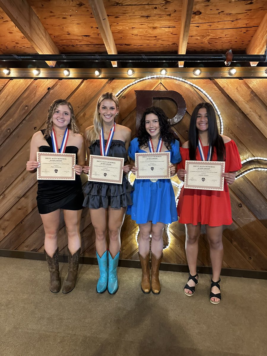 Marcus_MMFCG's tweet photo. Brent Allen Memorial Scholarship Recipients ❤️ Congrats!

Taylor McEnaney, Caroline Castans, Carys Torgesen, and Bella Campos https://t.co/o5e9kYxPo8