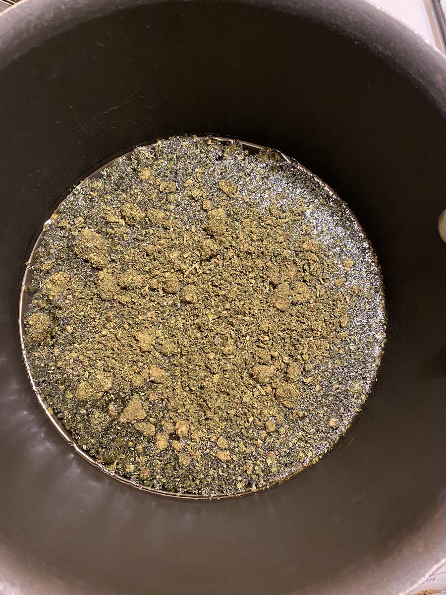 FrankieLoTV's tweet photo. Gonna be a long night!! #InTheKitchen
#StonedThought https://t.co/WLljdoQ9bz