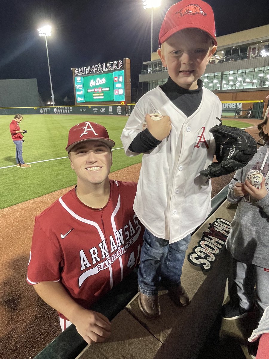 HBrewski17's tweet photo. Thank you @RazorbackBSB for a fun night! 1st Razorback baseball game for our little man — I see more in our future! ⚾️🐗 https://t.co/IOepnbXmKQ