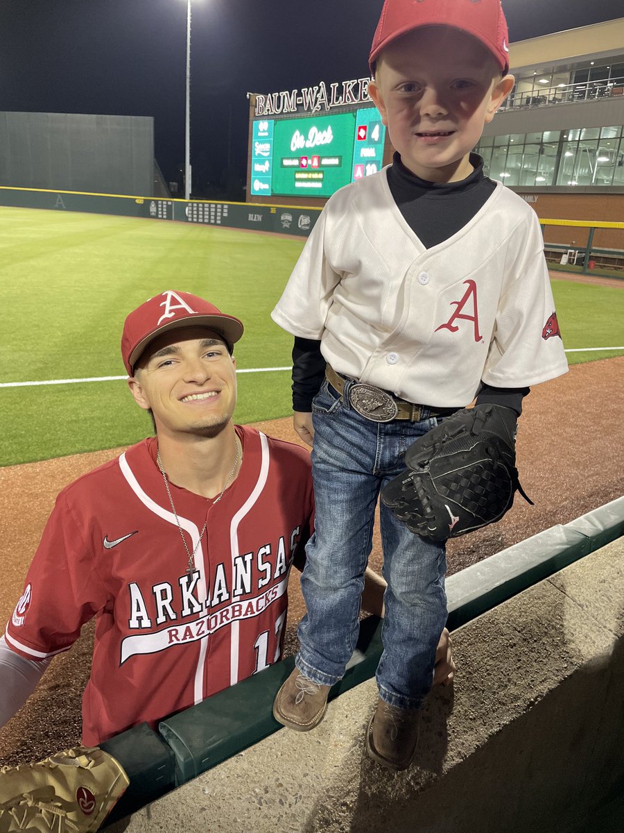 HBrewski17's tweet photo. Thank you @RazorbackBSB for a fun night! 1st Razorback baseball game for our little man — I see more in our future! ⚾️🐗 https://t.co/IOepnbXmKQ
