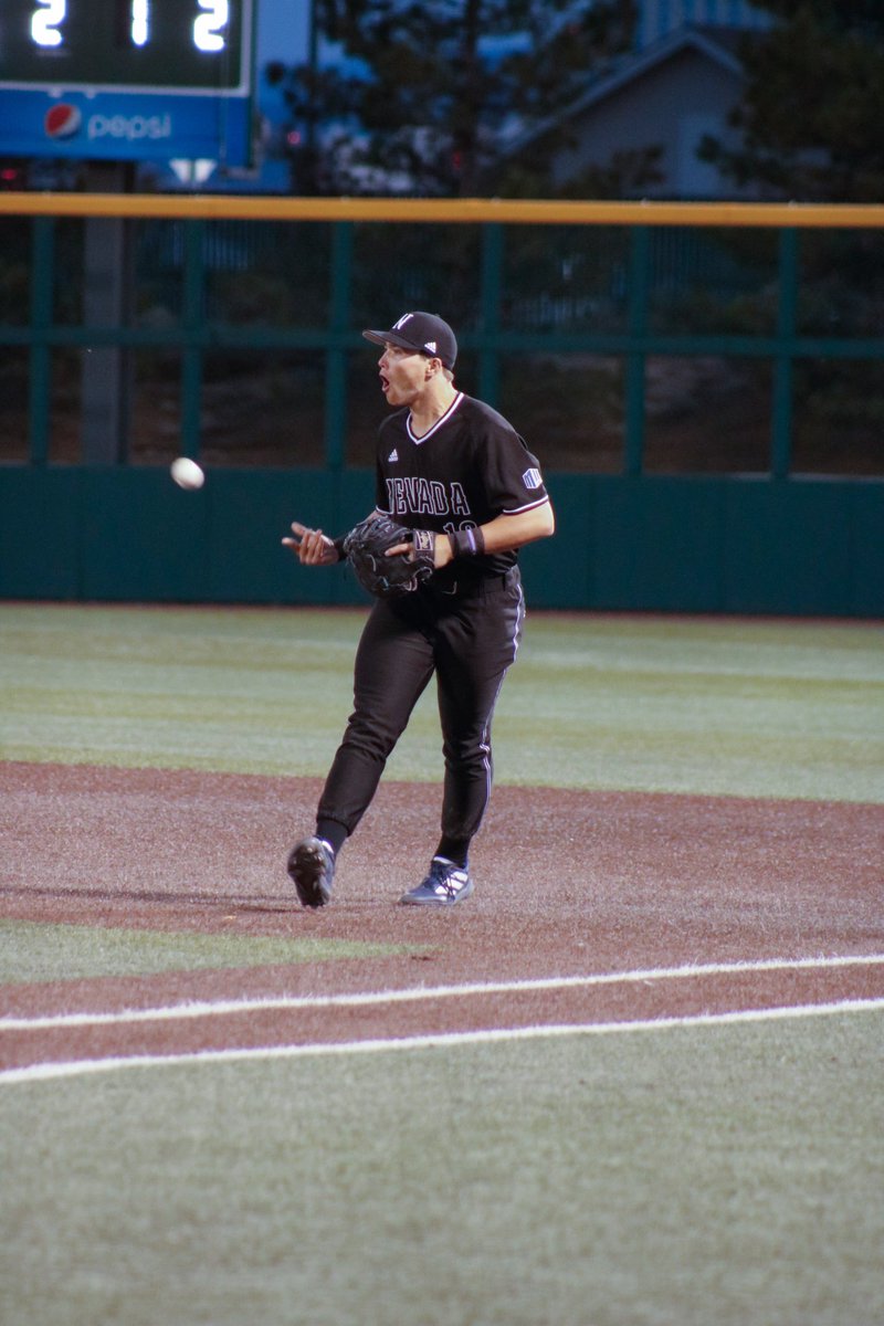 We’re into the fifth, and the bats are going!

Nevada leads Long Beach State, 8-5!

#BattleBorn