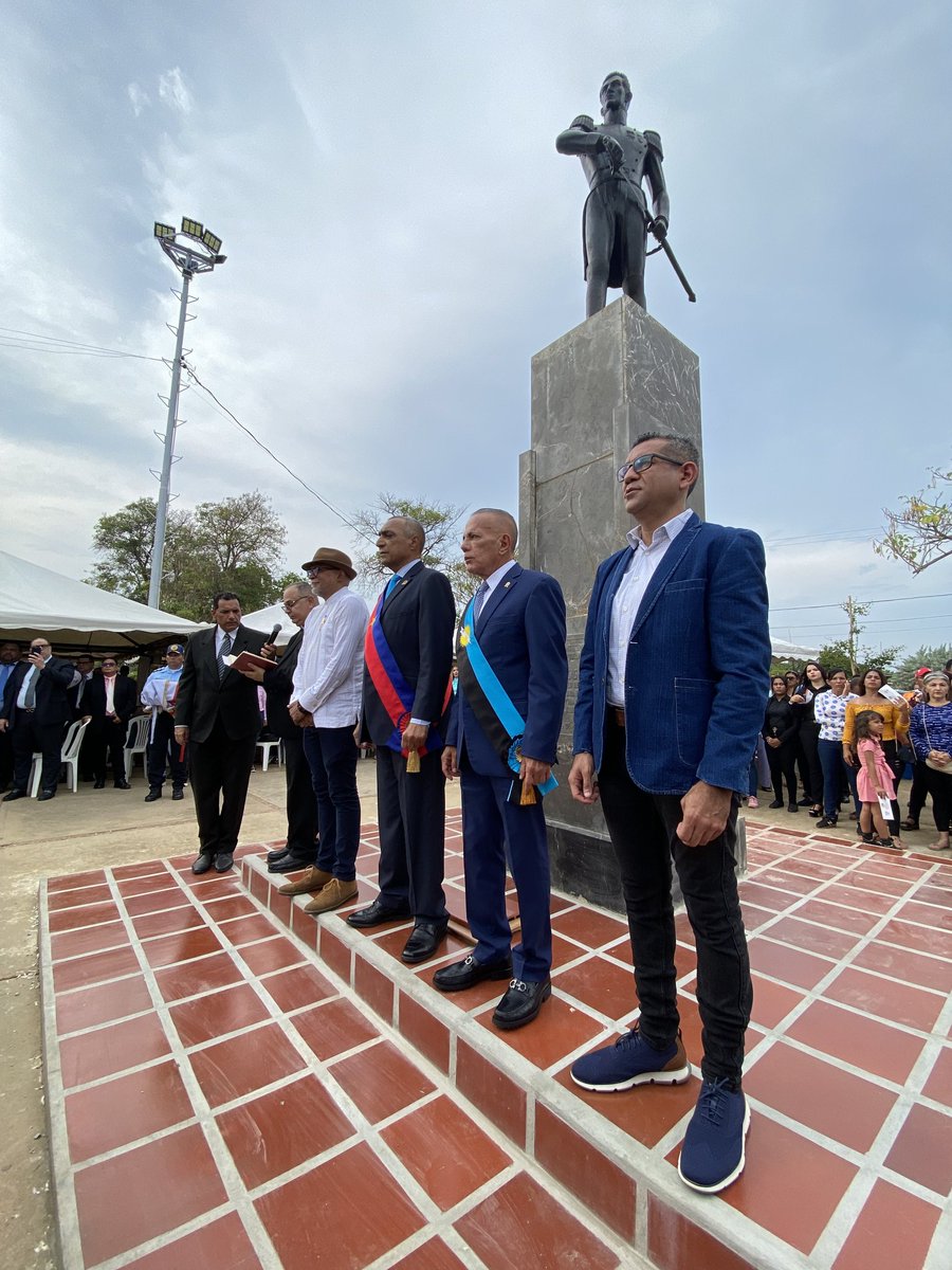 willy_casanova's tweet photo. 200 años de la Batalla Naval del Lago de Maracaibo conmemoraremos este año.

Por ello y en conjunto, los tres niveles de gobierno entregamos la reacondicionada plaza Teniente de Navío Pedro Lucas Urribarrí, en el municipio Santa Rita. 

Todo por el buen vivir del pueblo zuliano. https://t.co/kSuJ8EfVjP