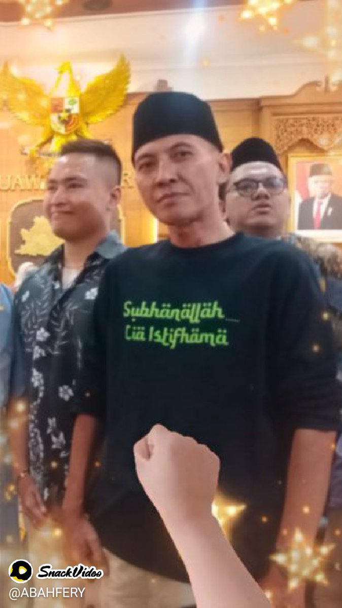 FeryFrais's tweet photo. Wow, di sini ada video yang sangat menarik!
Open house gedung negara Grahadi 
https://t.co/SPkAbuuX5D https://t.co/AO8MMCHl6Z