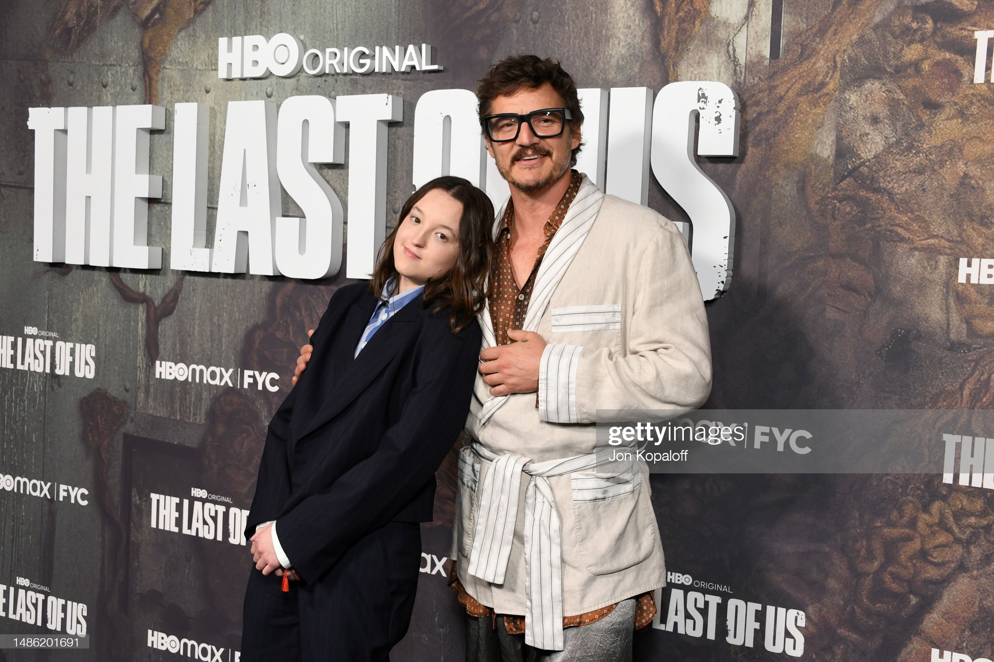 The Last of Us': Pedro Pascal e Bella Ramsey aparecem em nova imagem  oficial - CinePOP