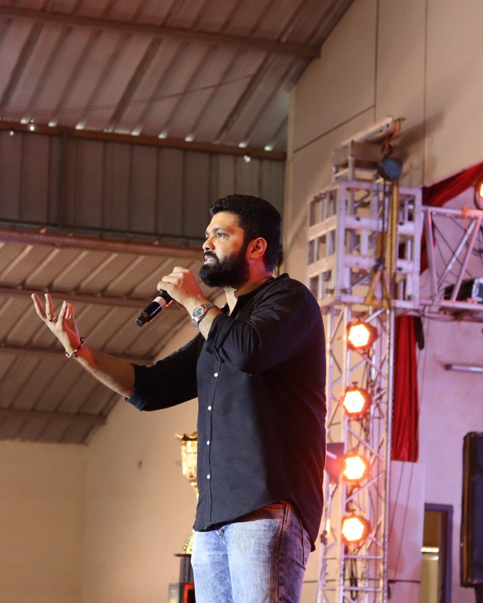 nmamitnitte's tweet photo. Bringing some star power to Incridea!
#NMAMIT #RakshithShetty #CelebrityVisit #Memories #CollegeDays https://t.co/pwvhSrX6B9