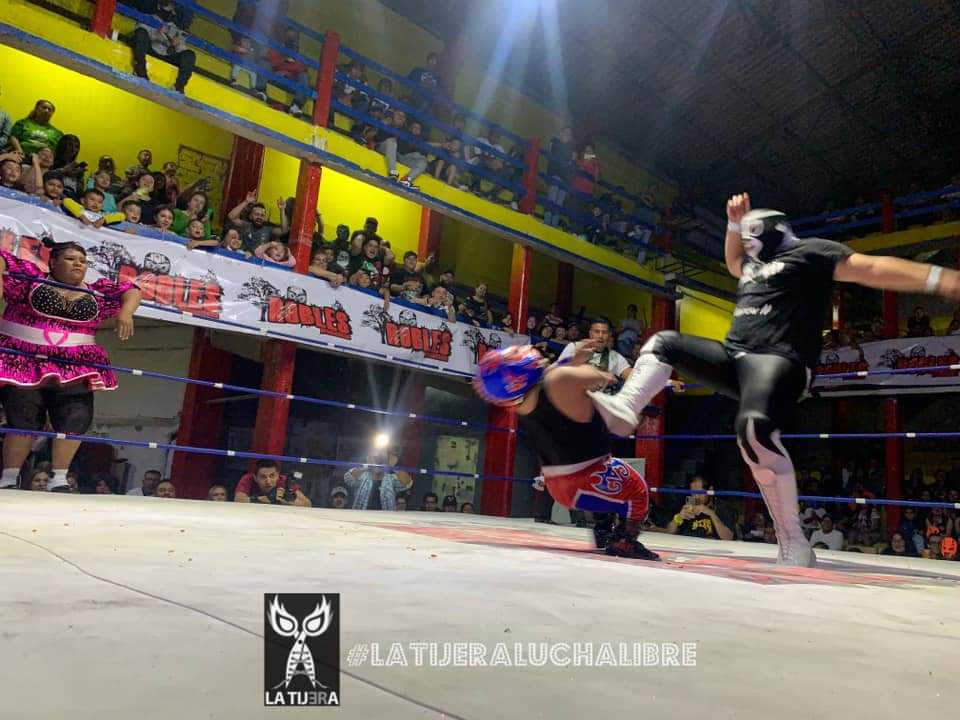 LaTijeraLucha's tweet photo. #AeroQueen, @Bigmamiiaaa1, @Micromacmll y #Caramelo se llevan la segunda batalla en el #FestejoDelDíaDelNiño con #RoblesPromotions en la #ArenaSanJuanPantitlán derrotando a los acérrimos rivales @BaronessMxli, #BlackShadowII, #GuapitoVIP y #BabyLove...
#latijeraluchalibre https://t.co/jLaQJoPGpL