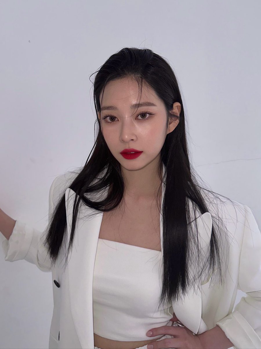 mingtext's tweet photo. [230429] 🦊🫧 1:04 PM

[📸]
: i’m full https://t.co/UspWs7KhAf