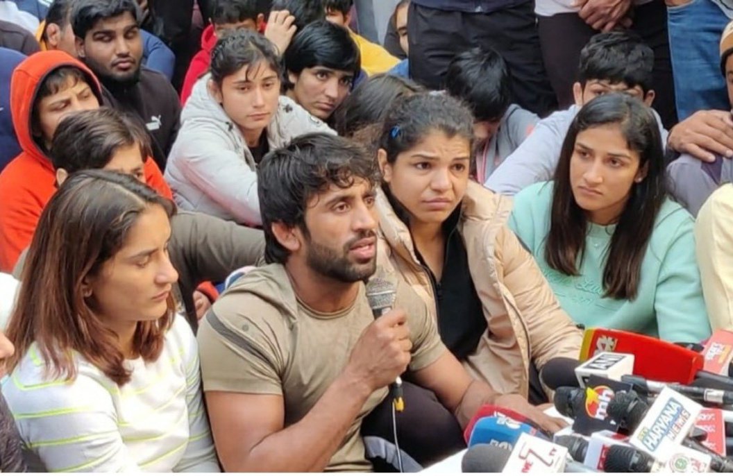 3shank10's tweet photo. Even though you are great admirer of #NarendraModi. When it comes to Justice,one has to stand against his admirer. Now, when injustice happen to our pride #Champions of 🇮🇳 we have to stand with them #IStandWithWrestlers till Justice happens to them 🇮🇳 https://t.co/xJSomy5ES4