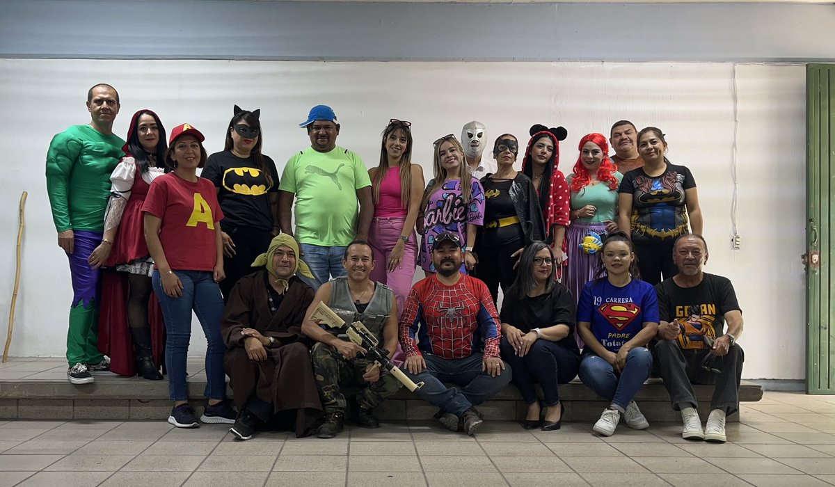 Momoregresa's tweet photo. Hoy fue un CTE de lujo. Con motivo del Día del niño tuvimos temática de súper héroes, Villanos y personajes de caricatura. El colectivo de nuestra @Secundaria39T es una CAV innovadora, creativa y comprometida con su quehacer educativo. Gracias por hacerme crecer tanto! https://t.co/tM0ToVFugX