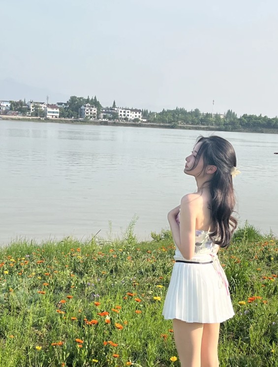 lovellyC's tweet photo. The weather is fine today, and I'm in a good mood.🥰 https://t.co/HuTTTnuY7p