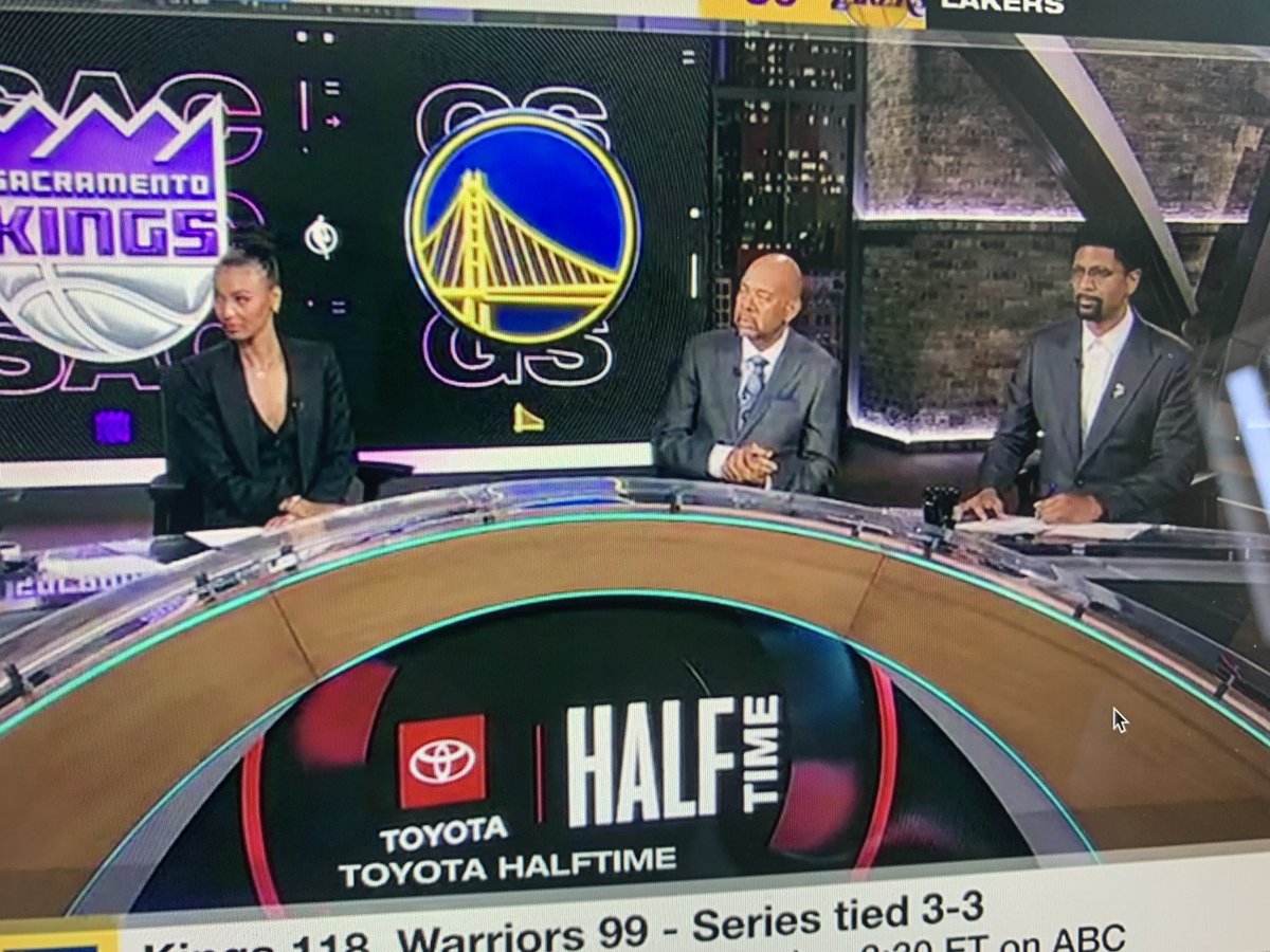 nogen1818's tweet photo. Why is The Weeknd on ESPN? 😂 @theweeknd @JalenRose @Lakers @NBA https://t.co/fe4uhOIJ7H