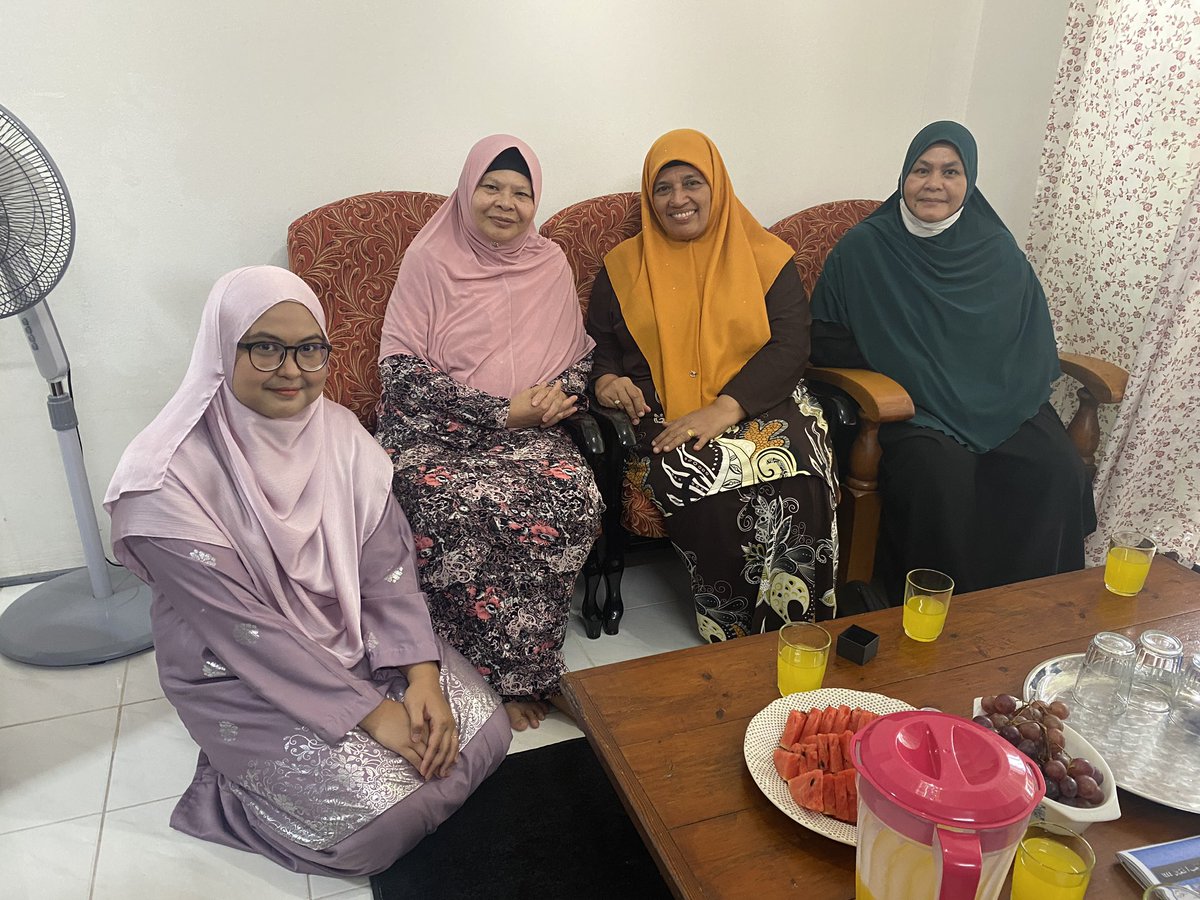MuhammadAmbia7's tweet photo. Alhamdulillah 4/2/2023 bunga ditamam telah dirisik,semoga semua urusan dipermudahkan. Terima Kasih Umi dan Mak ti serta ayah dan adik2 , semoga hubungan silaturahim kedua keluarga kekal terbina. https://t.co/r5hVUxKi7f
